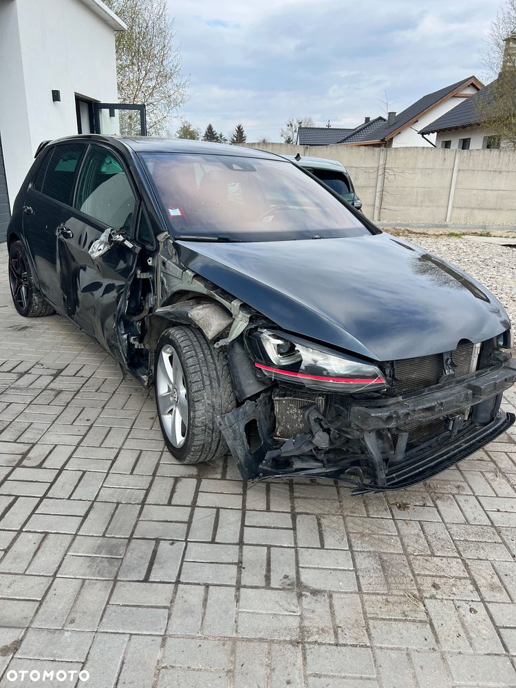 Volkswagen Golf GTI Performance BlueMotion Technology DSG - 3