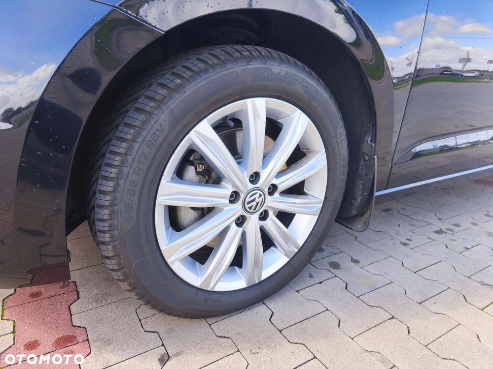 Volkswagen Touran 2.0 TDI SCR Highline - 23
