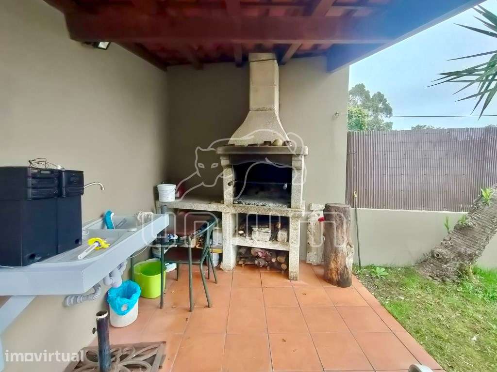 Moradia T3 Renovada com Piscina, Jardim e Garagem em Vilarelho, Cam... - Grande imagem: 5/20
