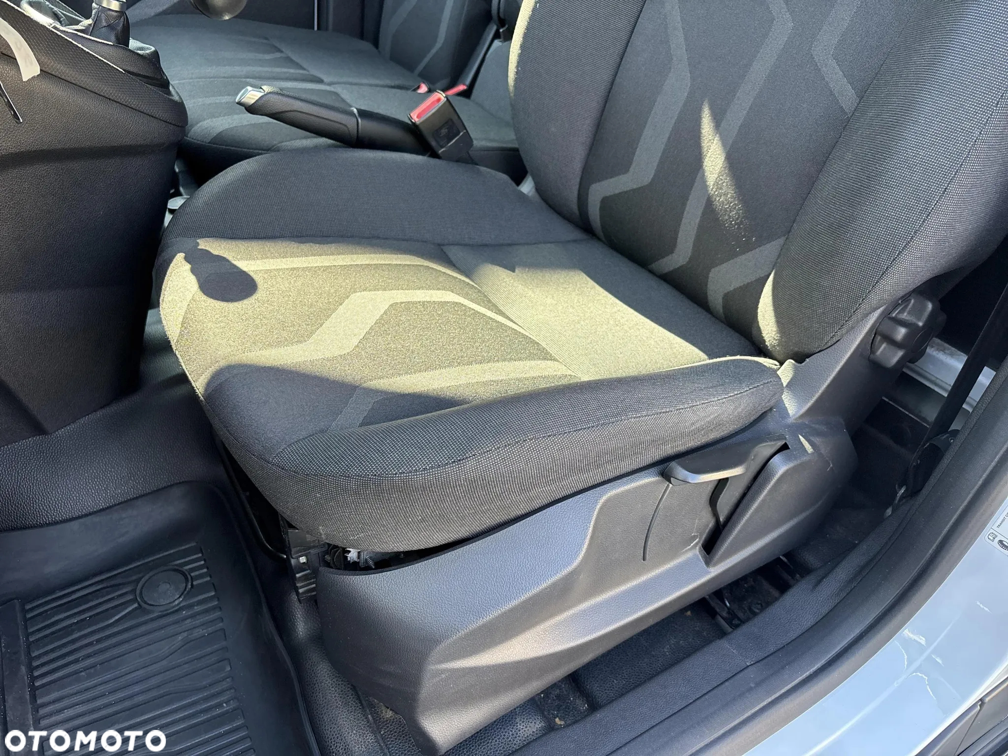 Ford Transit Connect - 12