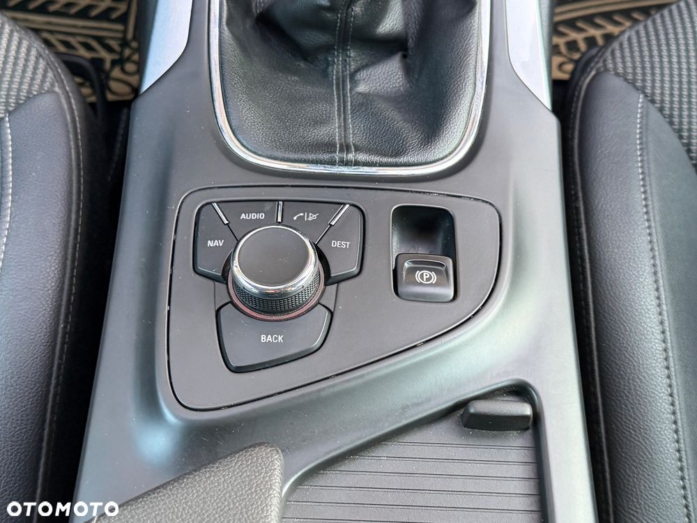 Opel Insignia - 15