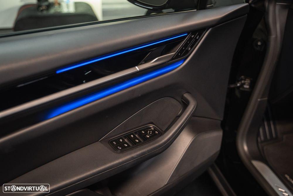 Porsche Macan Electric - 7