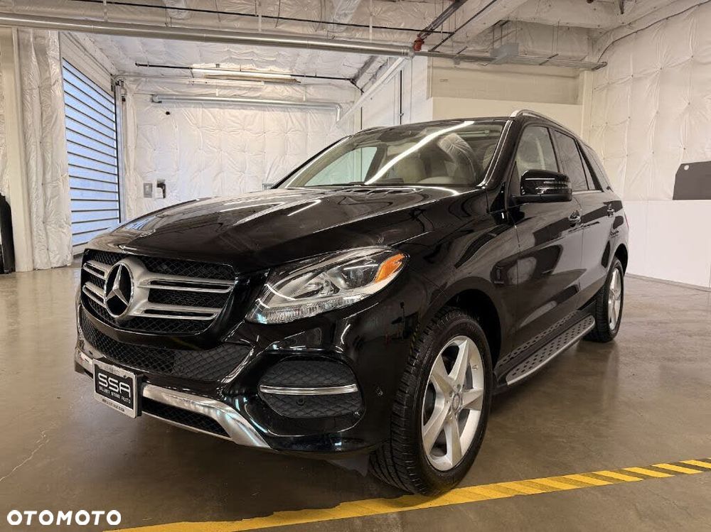 Mercedes-Benz GLE - 1