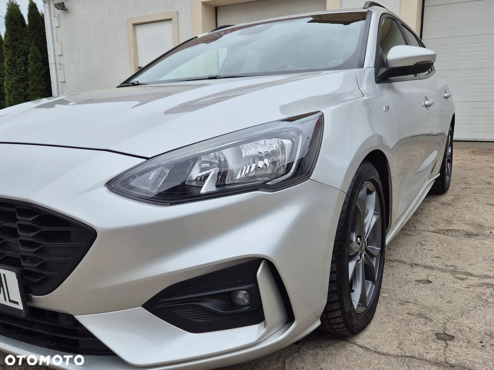 Ford Focus 1.5 EcoBlue Start-Stopp-System ST-LINE DESIGN - 14