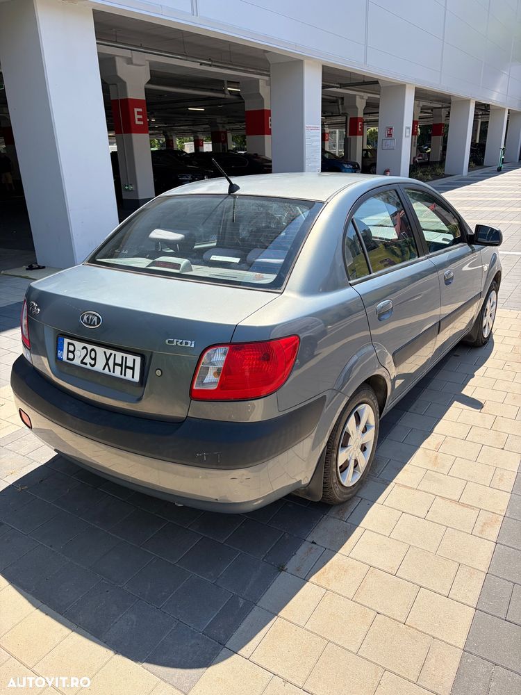 Kia Rio 1.5 DSL LX Base - 5