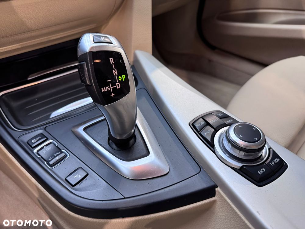 BMW Seria 3 320d xDrive - 20