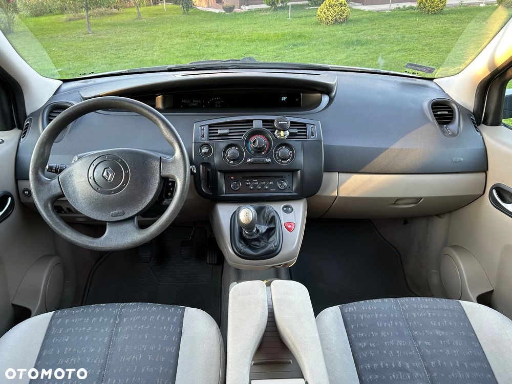 Renault Scenic 2.0 Confort Authentique - 18