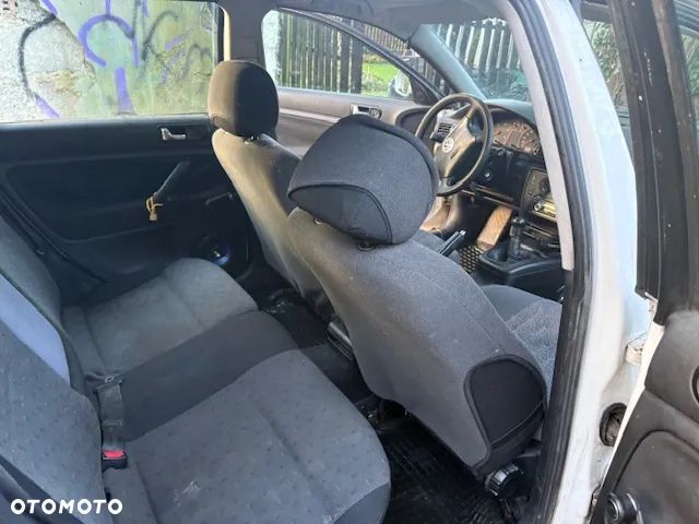 Volkswagen Passat 1.9 TDI - 19