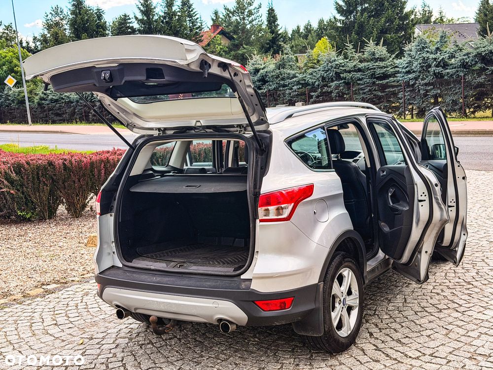 Ford Kuga 1.5 EcoBoost 2x4 Titanium - 24