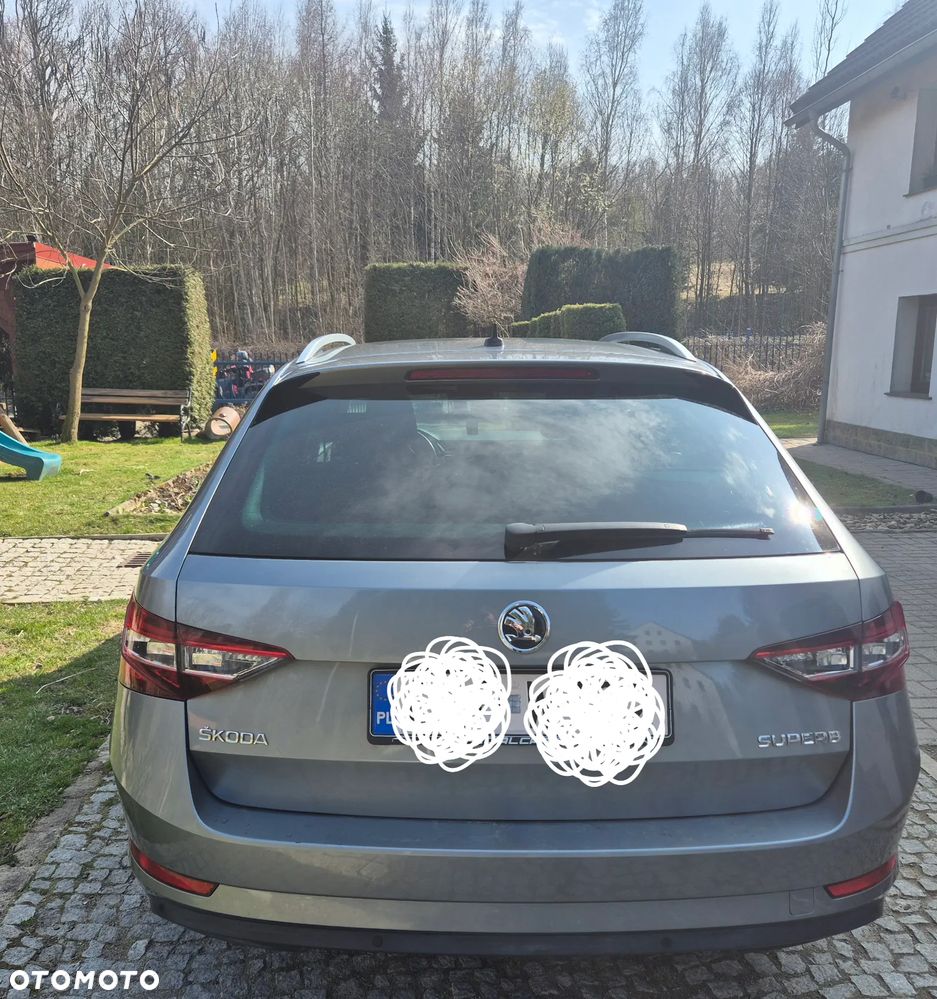 Skoda Superb 2.0 TDI DSG Ambition - 4