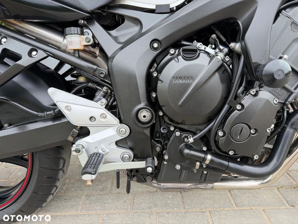 Yamaha FZ - 17