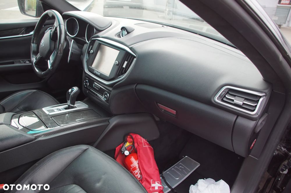 Pojazd na części 692106889 MASERATI GHIBLI 3.0 D 2014 nero vr. 820/a deska konsola silnik kierownica skrzynia drzwi maska zderzak lampa grill felgi 20 cali silnik błotnik szyba - 10