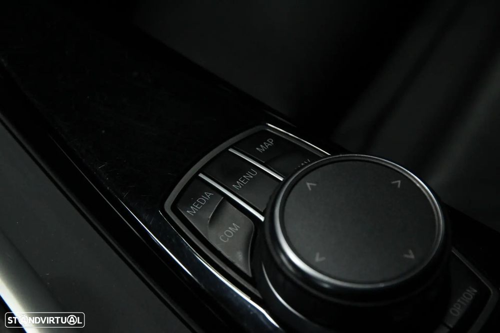 BMW 318 d Line Sport Auto - 14