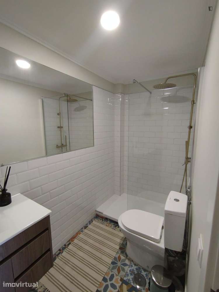 Quarto - localizado em Setubal - Grande imagem: 5/9