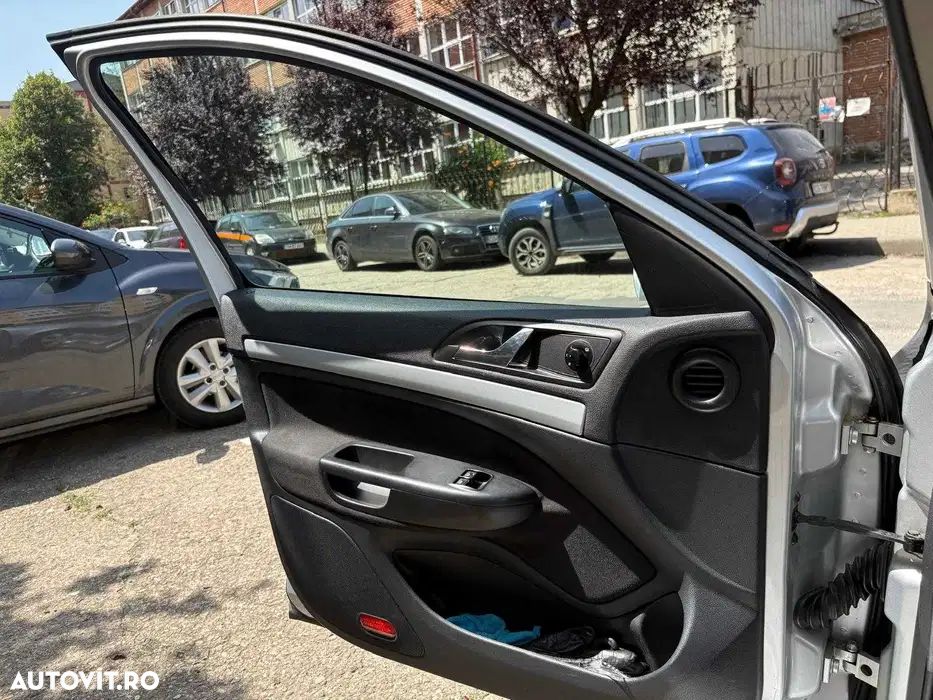 Skoda Octavia 1.6 TDI Ambiente - 6