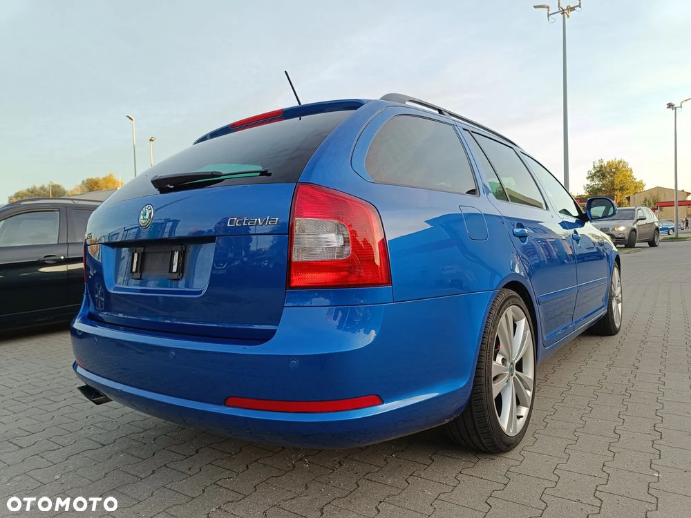 Skoda Octavia Combi 2.0 TDI DPF DSG RS - 6