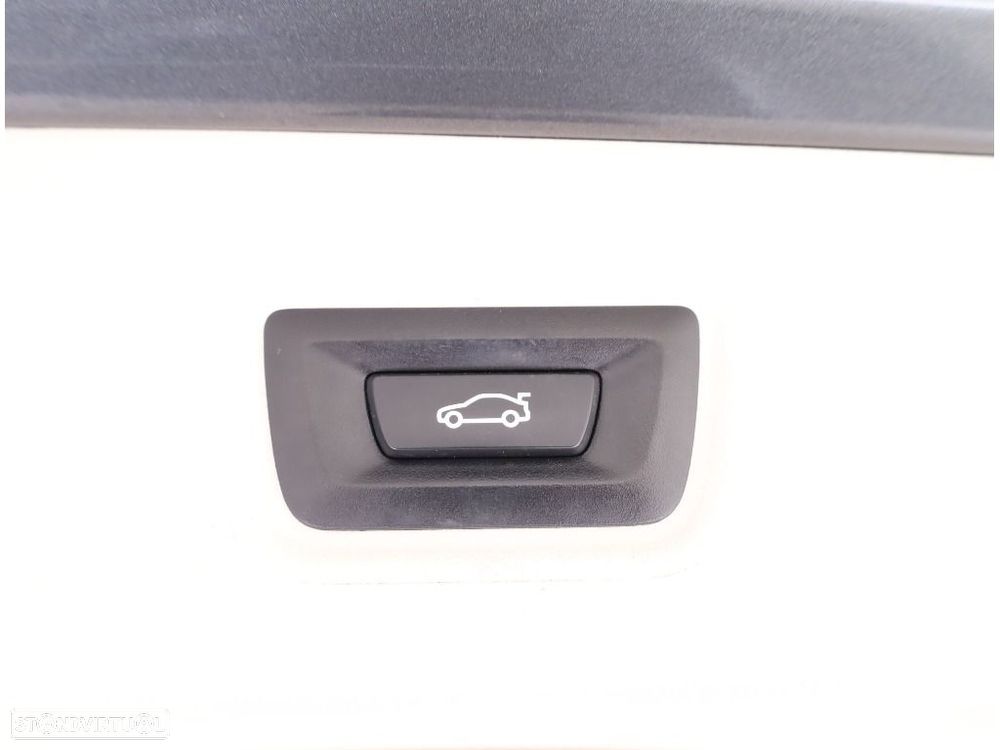 BMW 318 d Touring Line Sport Auto - 27