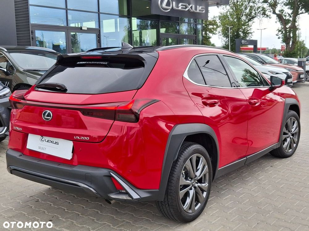 Lexus UX - 35