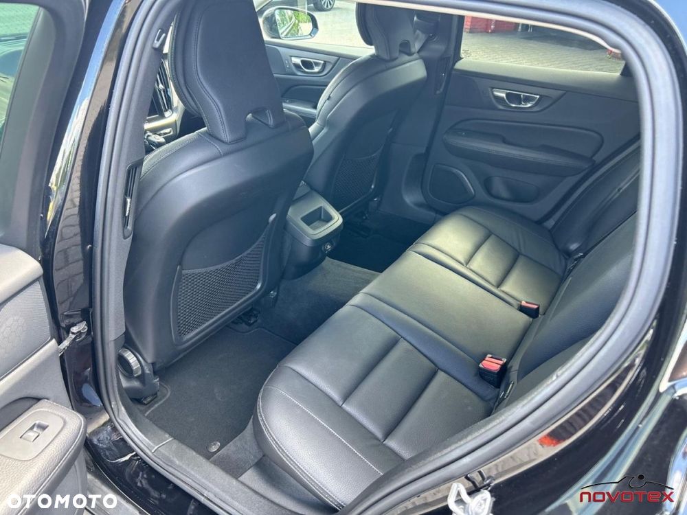 Volvo V60 Cross Country D3 Geartronic Momentum - 21