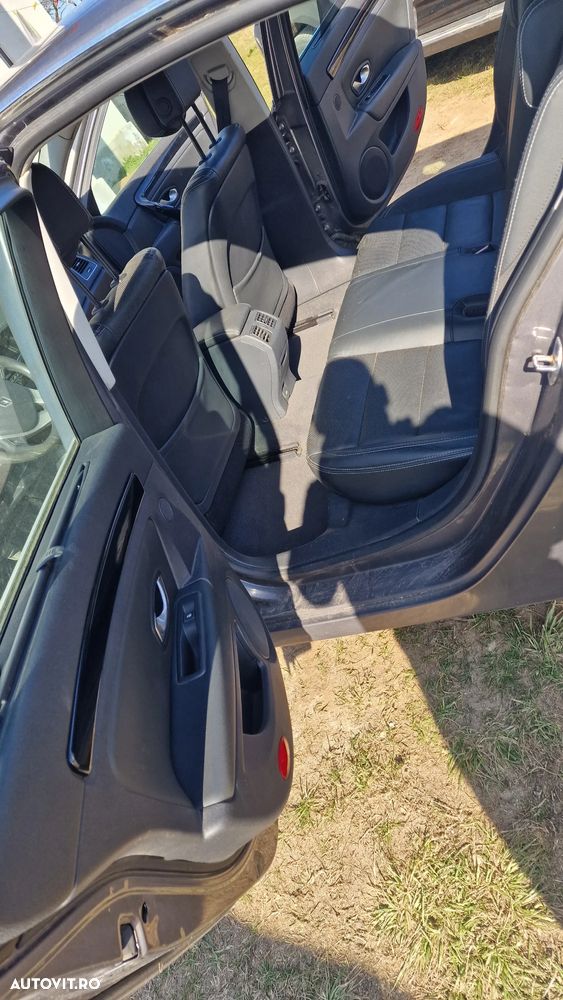 Renault Laguna dCi 150 FAP Start-Stop Paris Business - 5