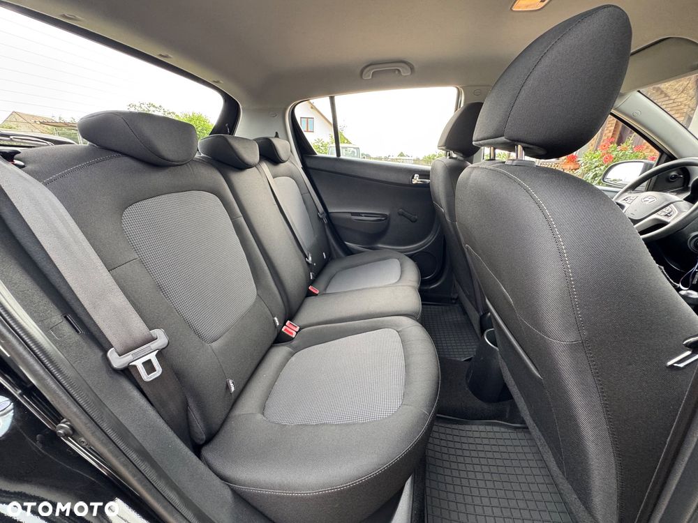 Hyundai i20 - 24