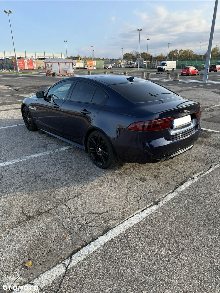 Jaguar XE 2.0 D R-Sport - 5