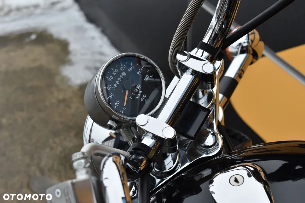 Suzuki Intruder - 24