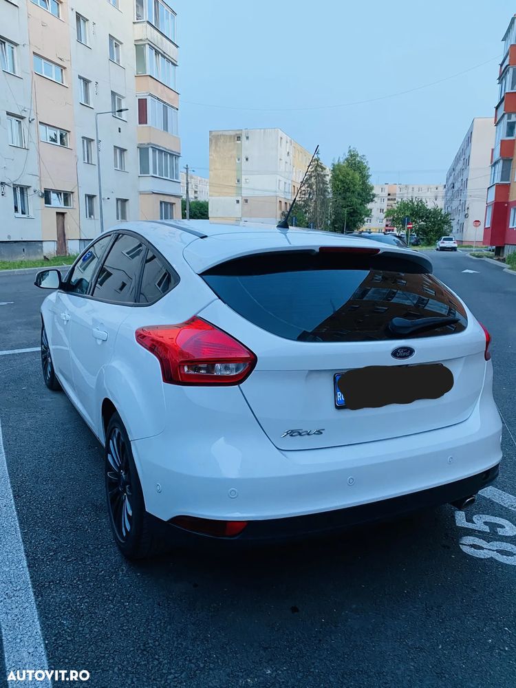 Ford Focus - 11