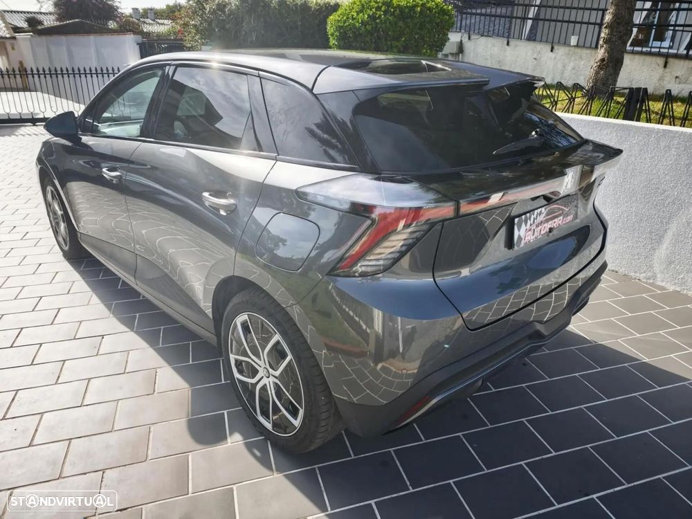 MG MG4 64 kWh Luxury - 4