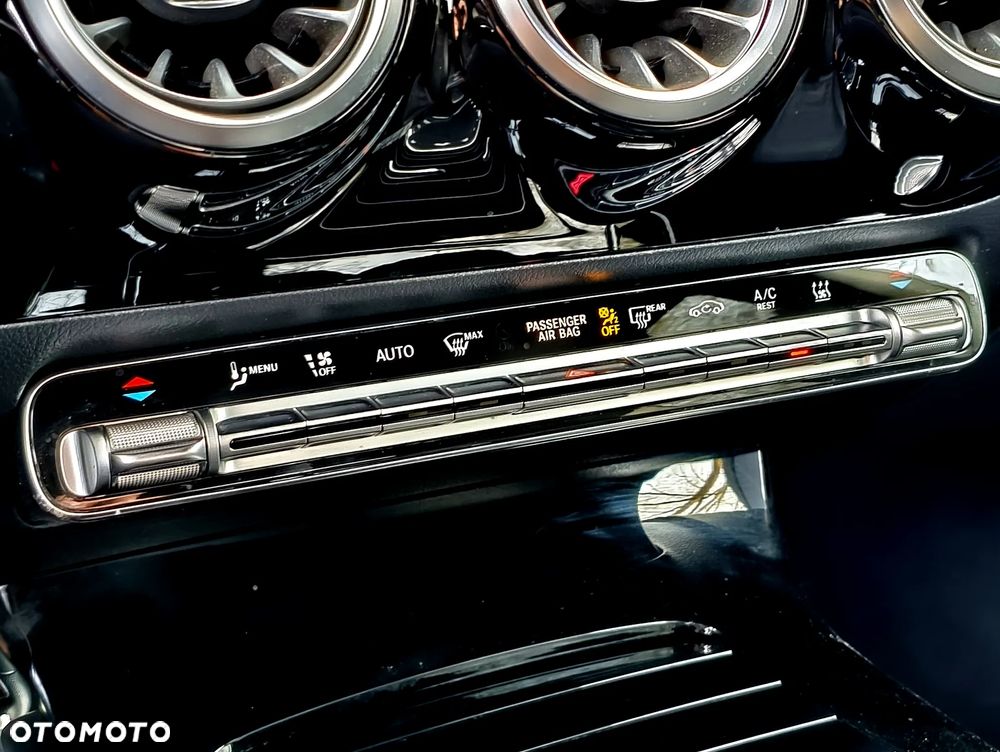 Mercedes-Benz CLA 250 E AMG Line 8G-DCT - 15