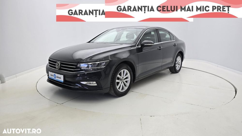 Volkswagen Passat - 1