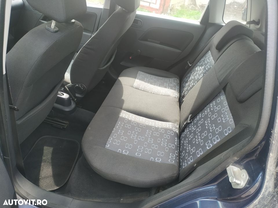 Dezmembrari  Ford FIESTA Mk 5  2001  > 2010 1.3 Benzina - 8
