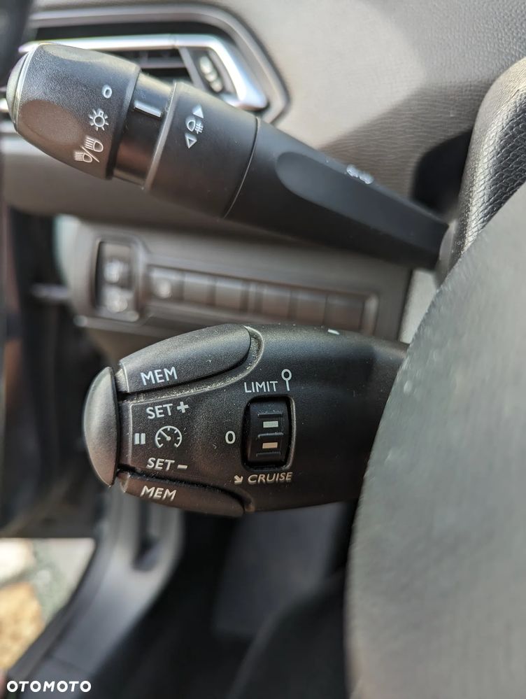 Peugeot 308 1.6 HDi Active - 17