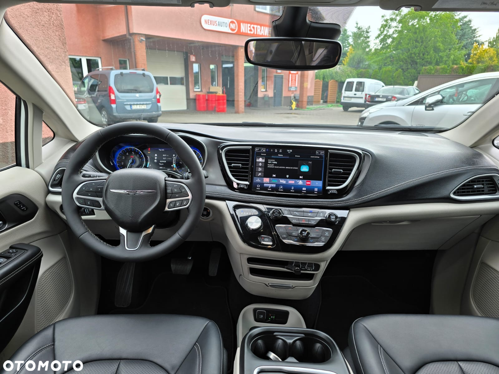 Chrysler Pacifica - 9