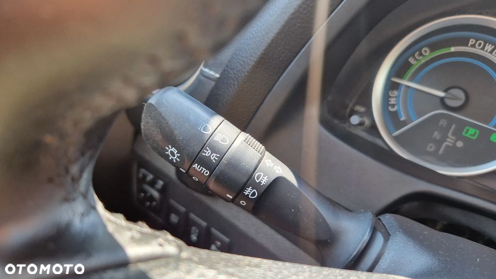 Toyota Auris 1.8 HSD Luna - 29