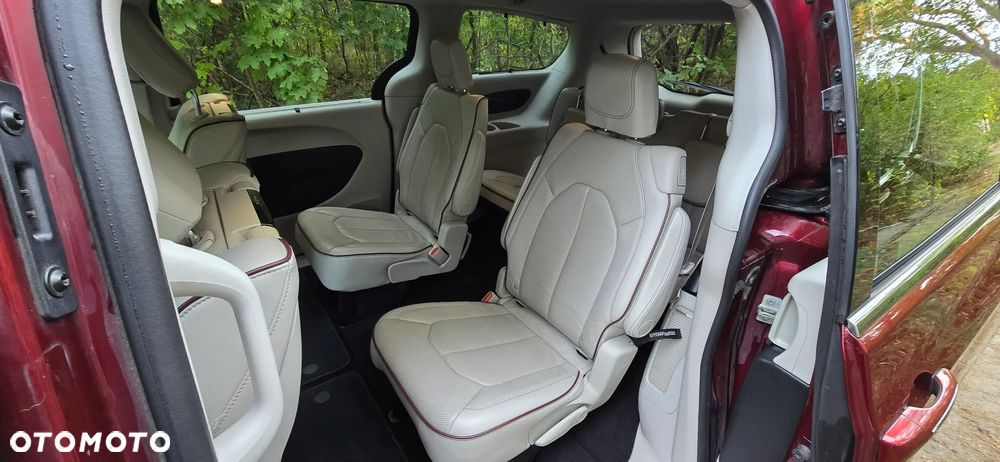 Chrysler Pacifica - 10