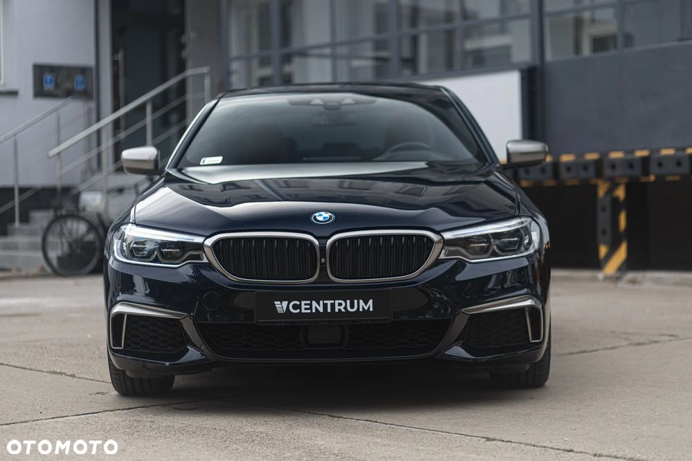BMW Seria 5 M550i xDrive sport - 6