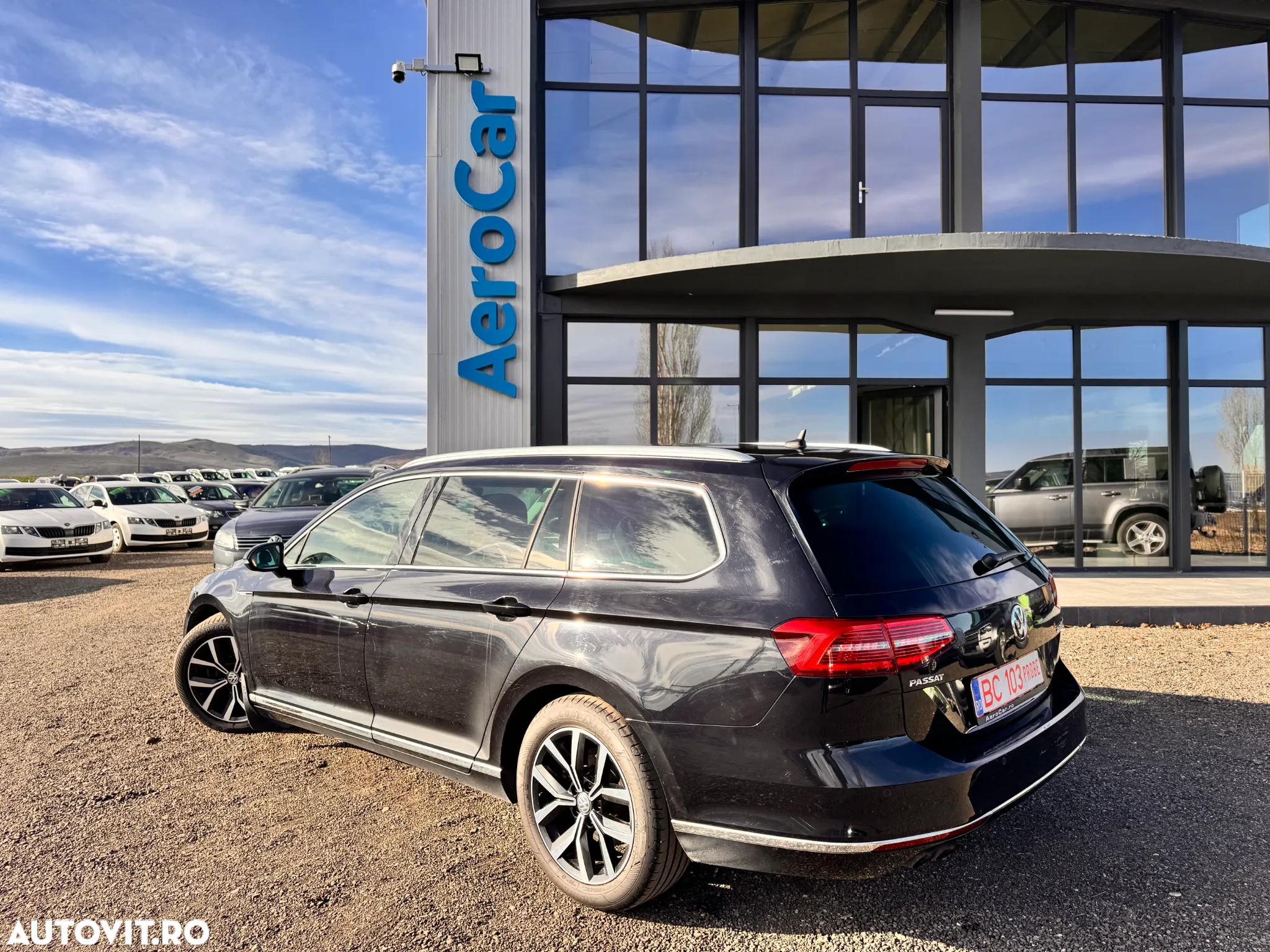 Volkswagen Passat Variant 2.0 TDI DSG 4Motion Highline - 13