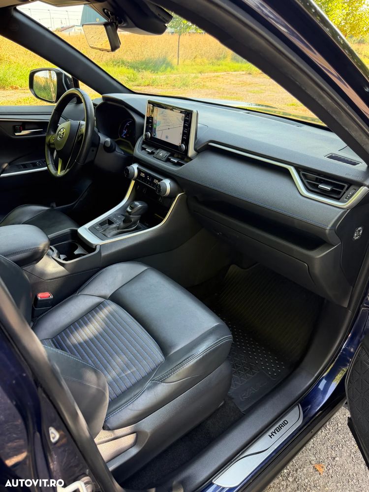 Toyota RAV4 - 10