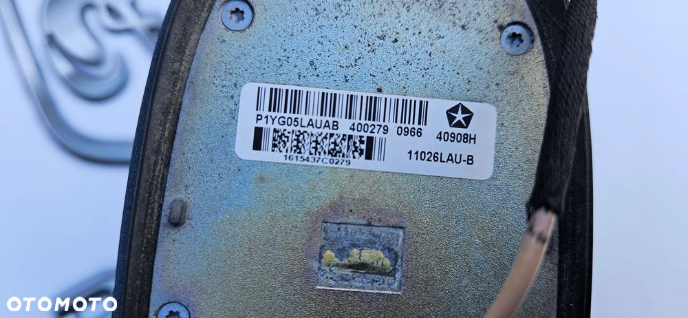 Chrysler Pacifica 2016-  Antena GPS Antena dachowa płetwa moduł anteny P1YG05LAUAB KOLOR PAU - 4