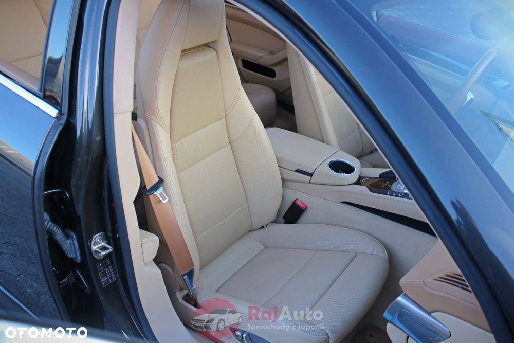 Porsche Panamera Turbo PDK - 17