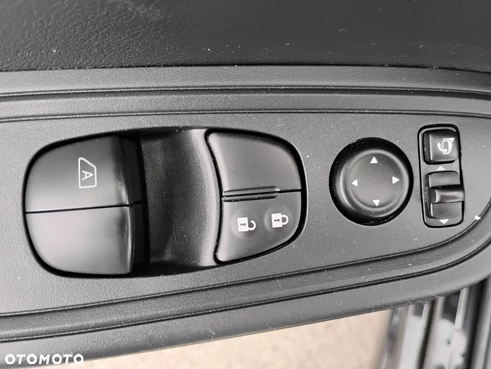 Nissan Micra 1.0 Visia Plus - 29