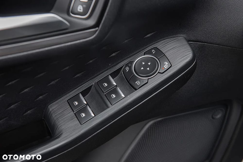 Ford Kuga - 16