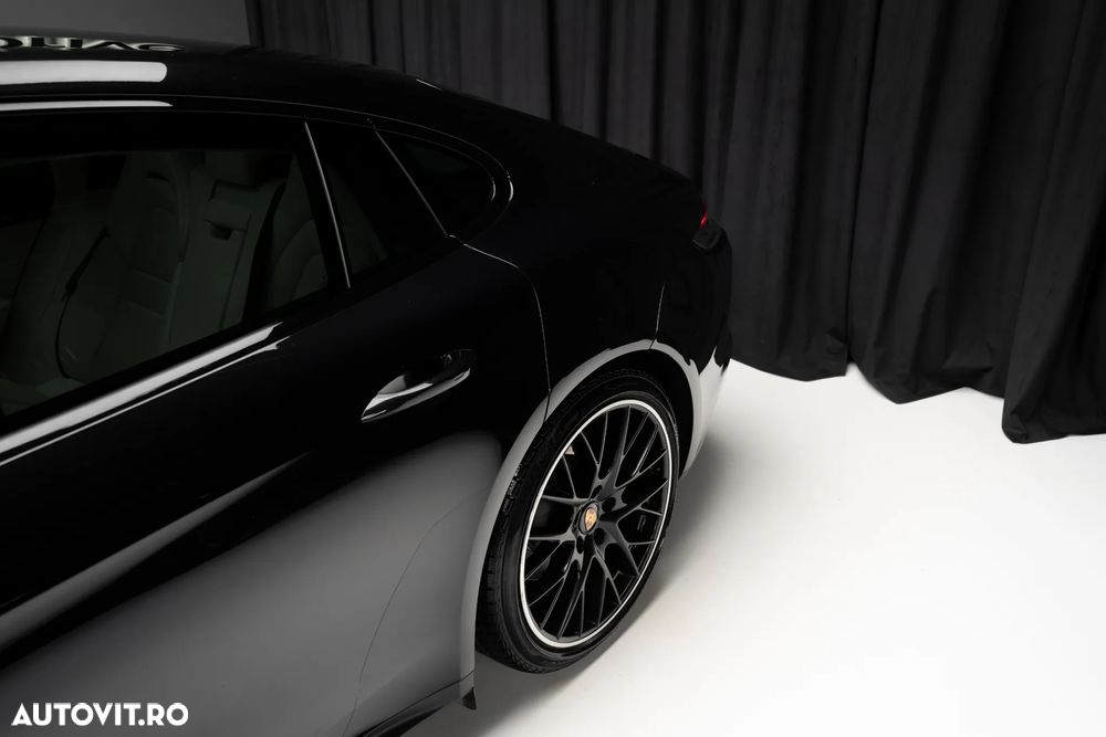 Porsche Panamera 4 - 12