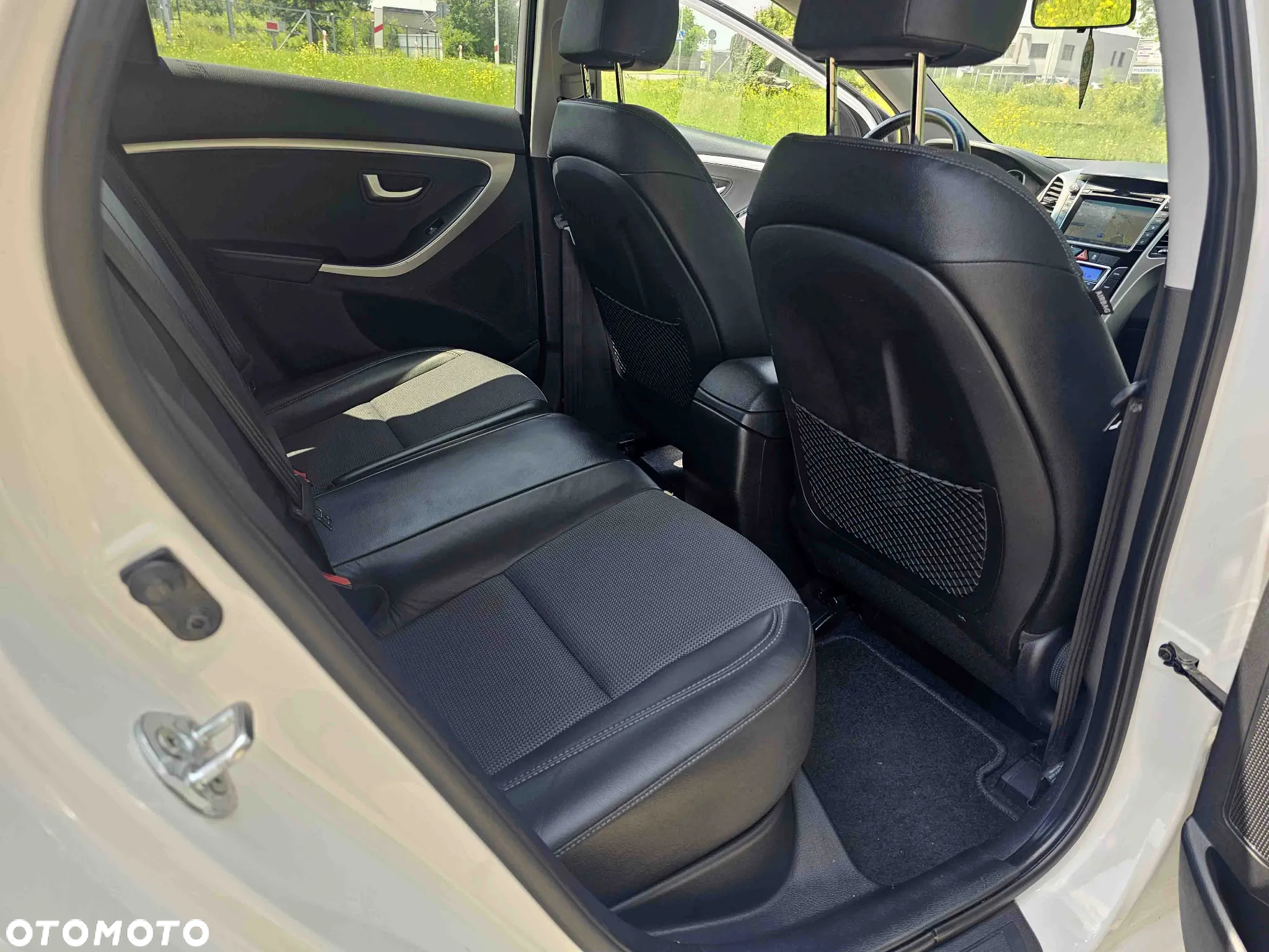Hyundai i30 1.6 GDI Premium - 17