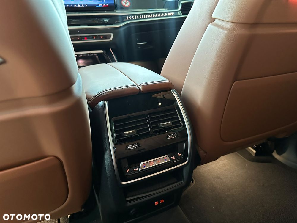 BMW X7 xDrive40d mHEV sport - 29