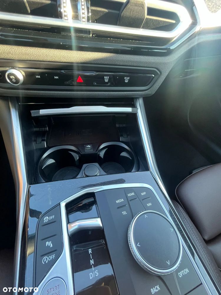 BMW Seria 3 330i M Sport - 24