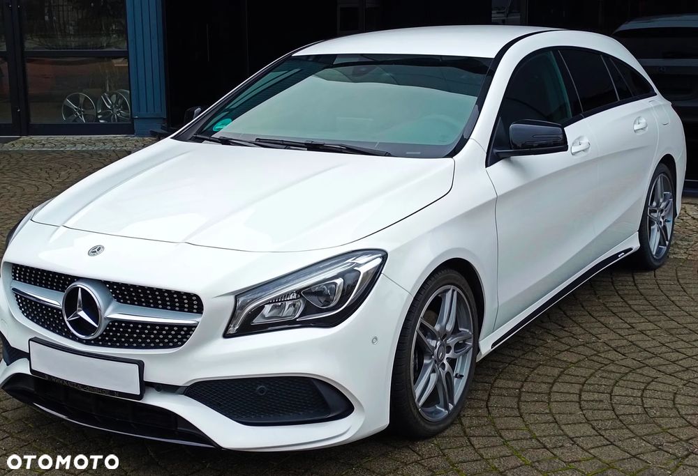 Mercedes-Benz CLA 200 AMG Line - 1