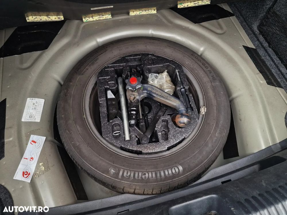 Volkswagen Jetta 1.6 TDI DSG Blue Motion Technology Life - 29