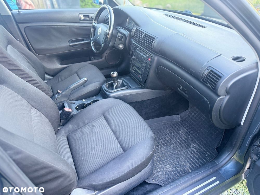 Volkswagen Passat 1.9 TDI Basis - 16